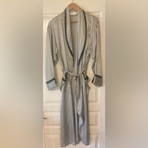 Vintage Victoria’s Secret Satin Houndstooth Robe P/S